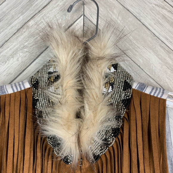 Fringe Suede faux fur & metallic bead collar vest Medium - Picture 4 of 10